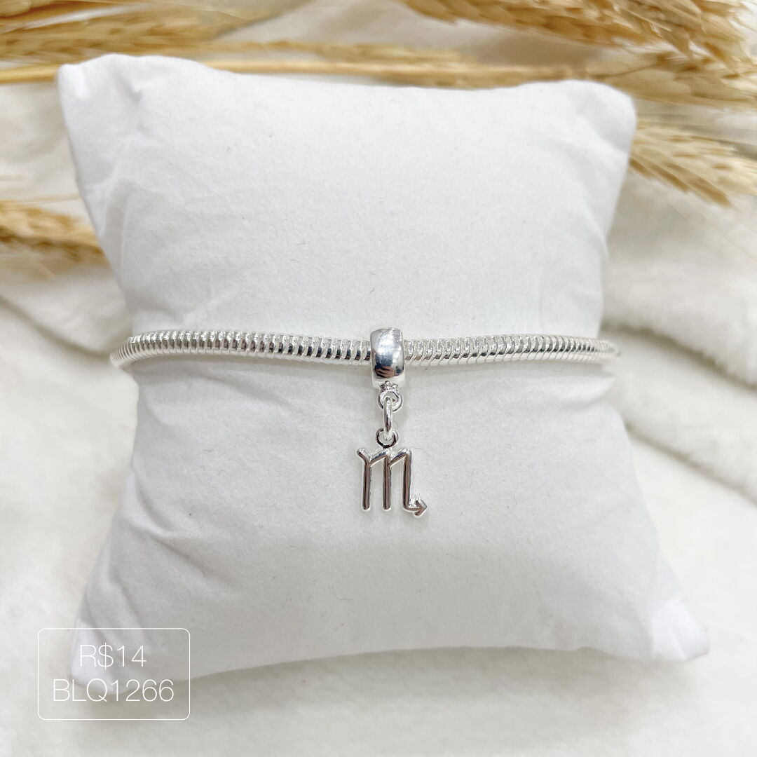 Berloque Signo Escorpião Liso Prateado